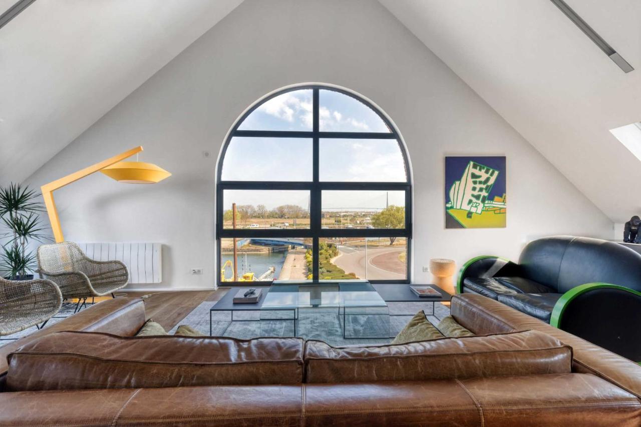 Le Loft Du Cosmopolitain Apartment Honfleur Bagian luar foto